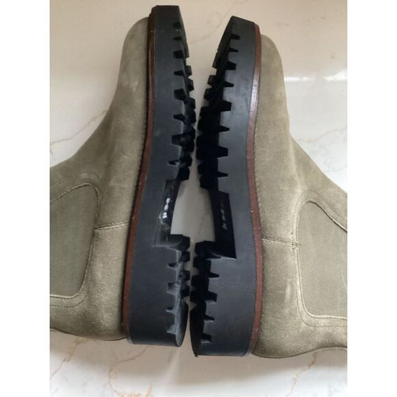 NEW Caslon Womens Miller Chelsea Ankle Boot Sz 9 Olive Suede - Picture 4 of 8